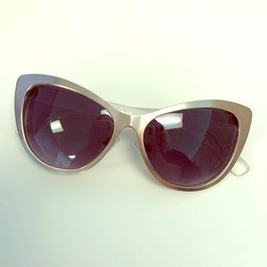 Betsy Johnson Cat eye sunglasses